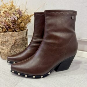 Botín tachuelas chocolate