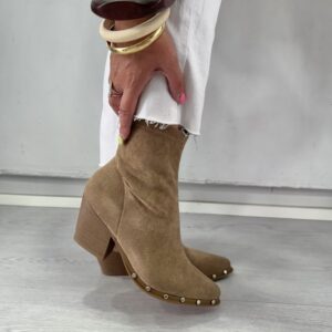 Botín tachuelas arena