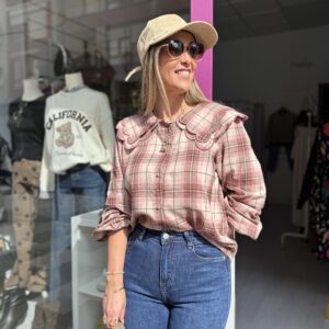 Blusa Romántica de Cuadros con Cuello Babero Festoneado