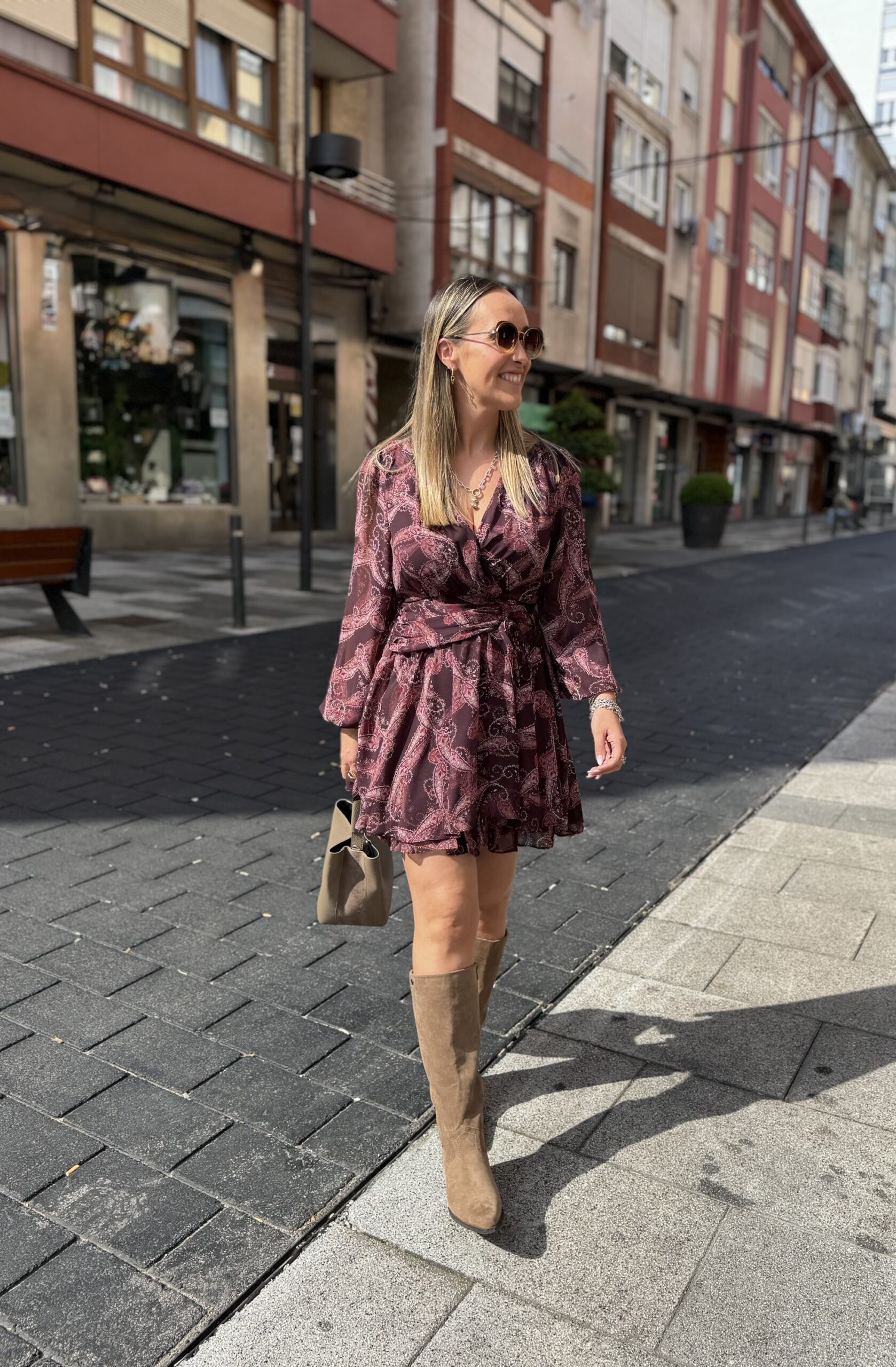 VESTIDO SIENA – BURDEOS PAISLEY